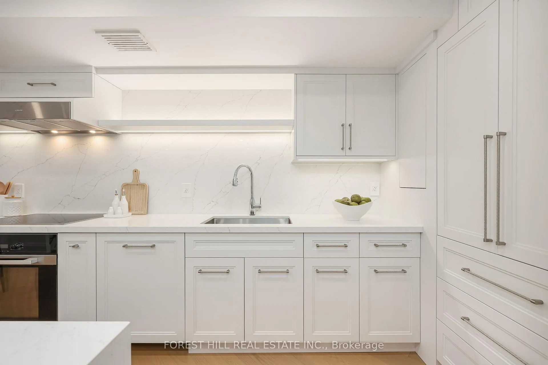 Photo 6 of Unit 115, 349 St Clair Avenue W, Toronto, Casa Loma — HOMEH