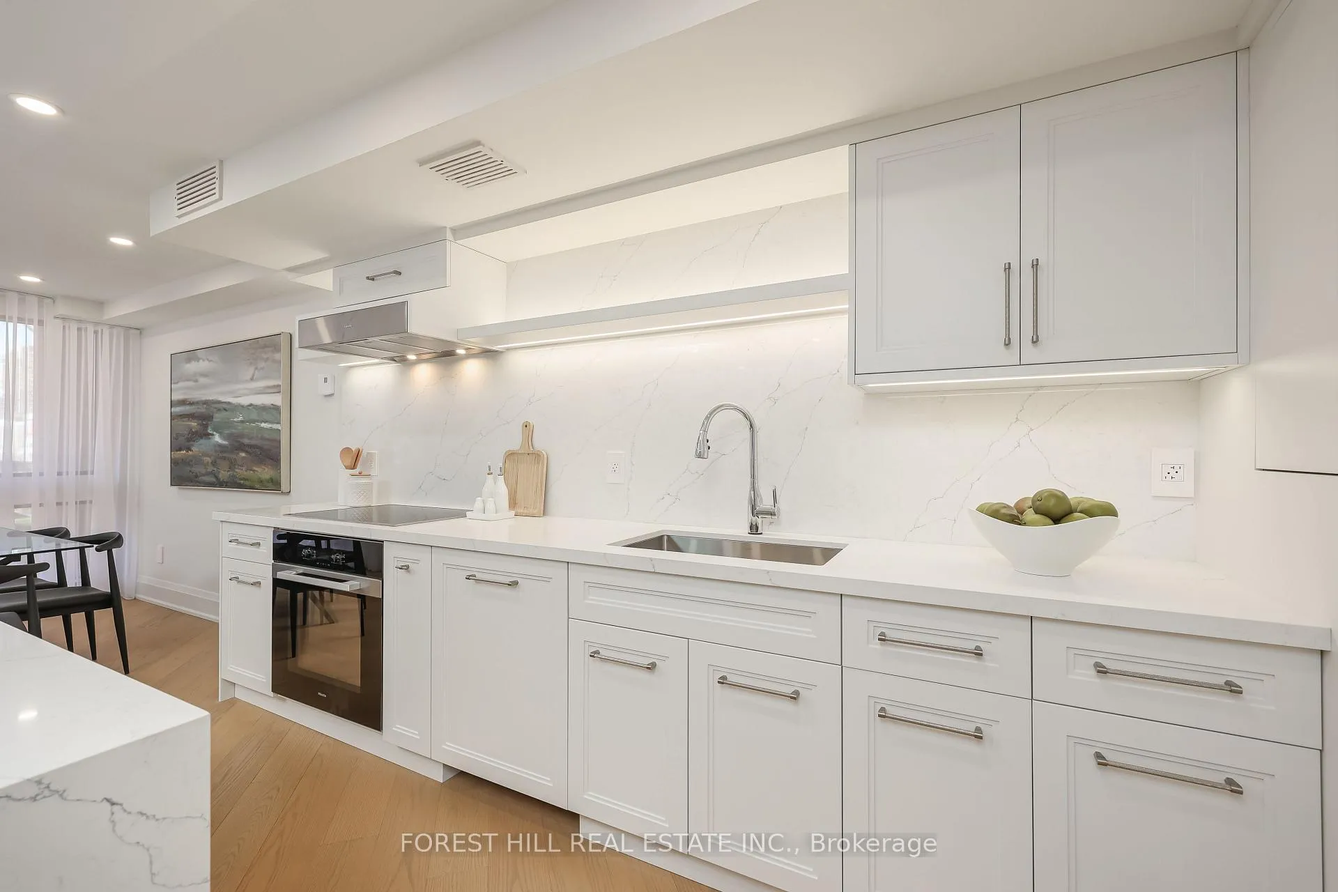 Photo 7 of Unit 115, 349 St Clair Avenue W, Toronto, Casa Loma — HOMEH