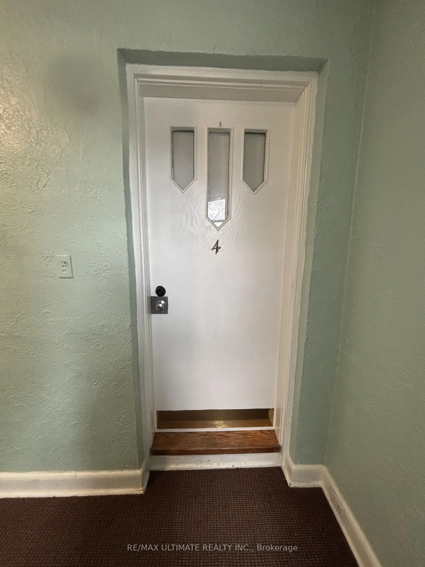 Photo 2 of Unit 4, 19 Castlefield Avenue, Toronto, Yonge-Eglinton — HOMEH