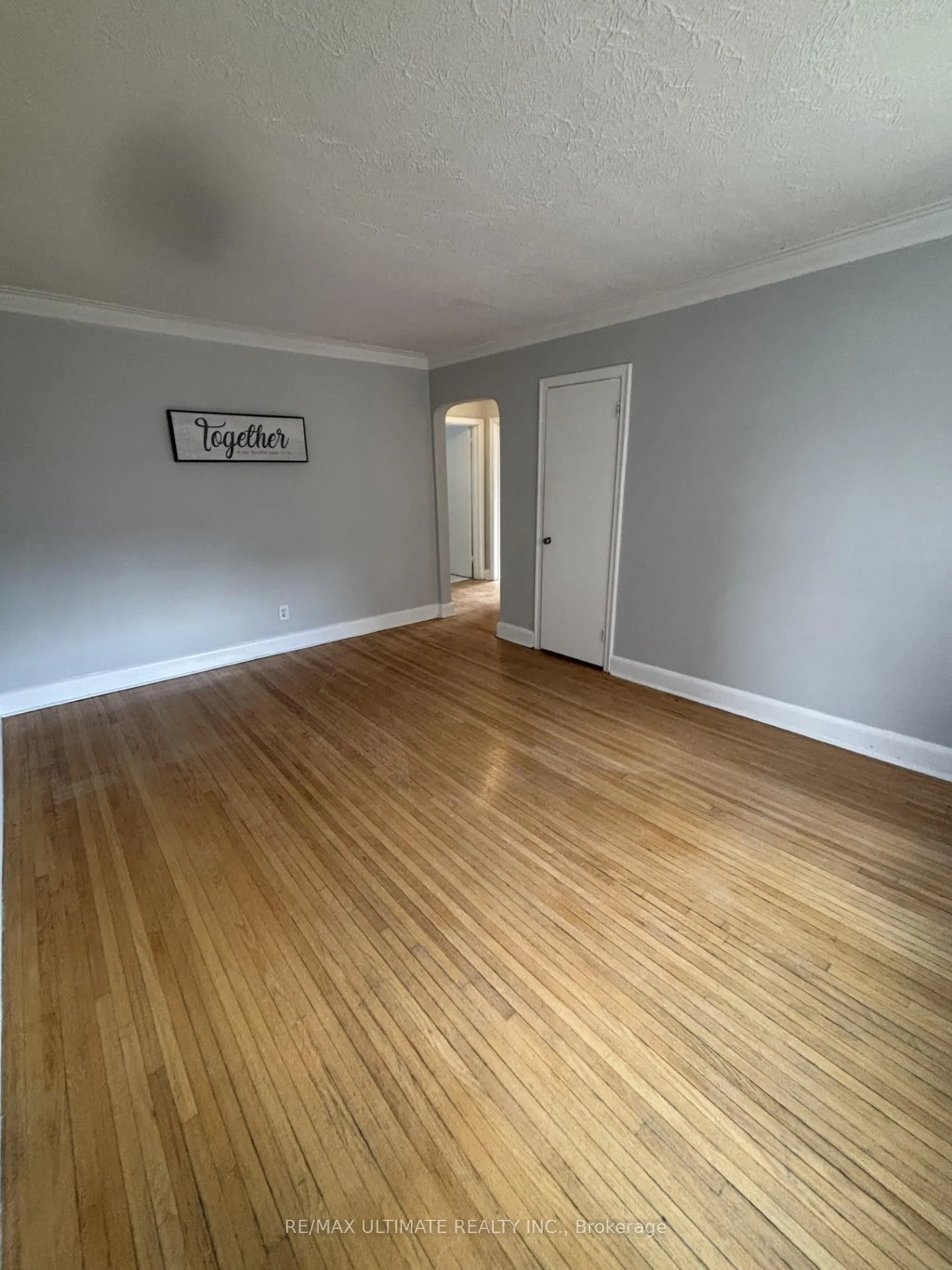 Photo 4 of Unit 4, 19 Castlefield Avenue, Toronto, Yonge-Eglinton — HOMEH
