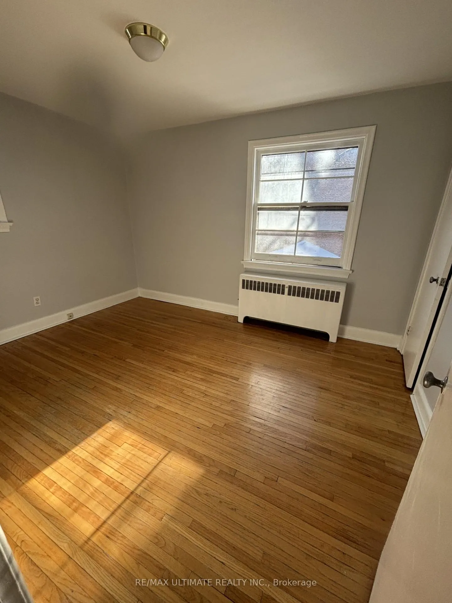 Photo 5 of Unit 4, 19 Castlefield Avenue, Toronto, Yonge-Eglinton — HOMEH