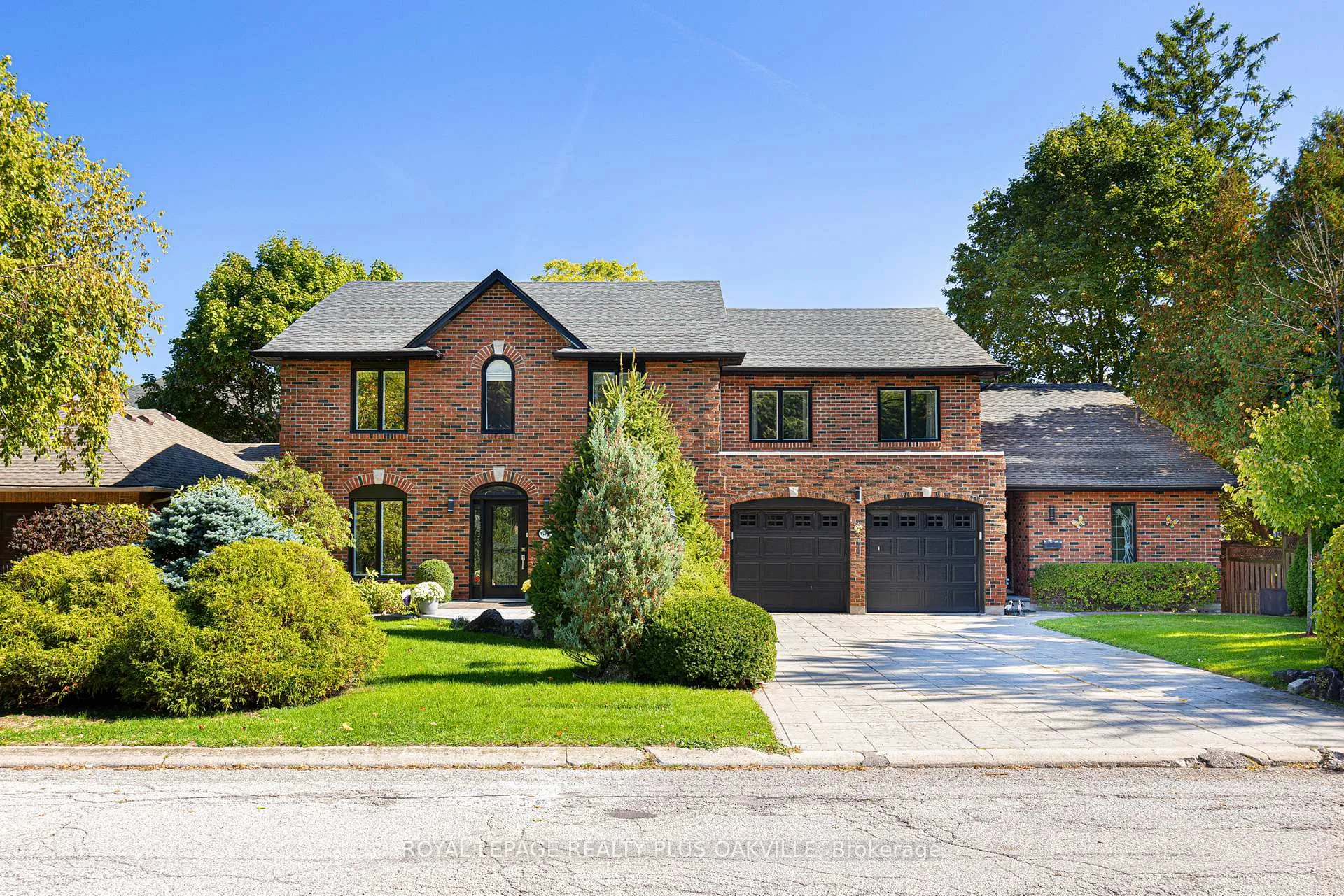 Photo 1 of 679 Greenravine Drive, Hamilton, Ancaster — HOMEH