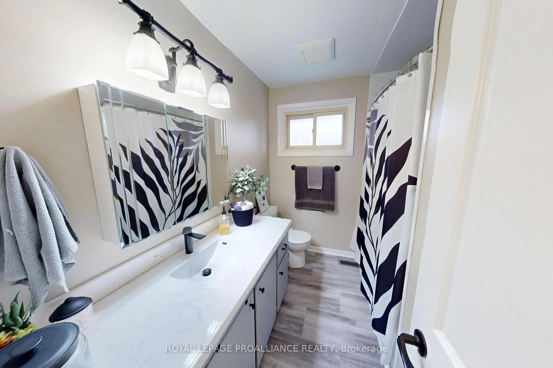Photo 19 of 6 Richmond Grove, Belleville, Belleville Ward — HOMEH