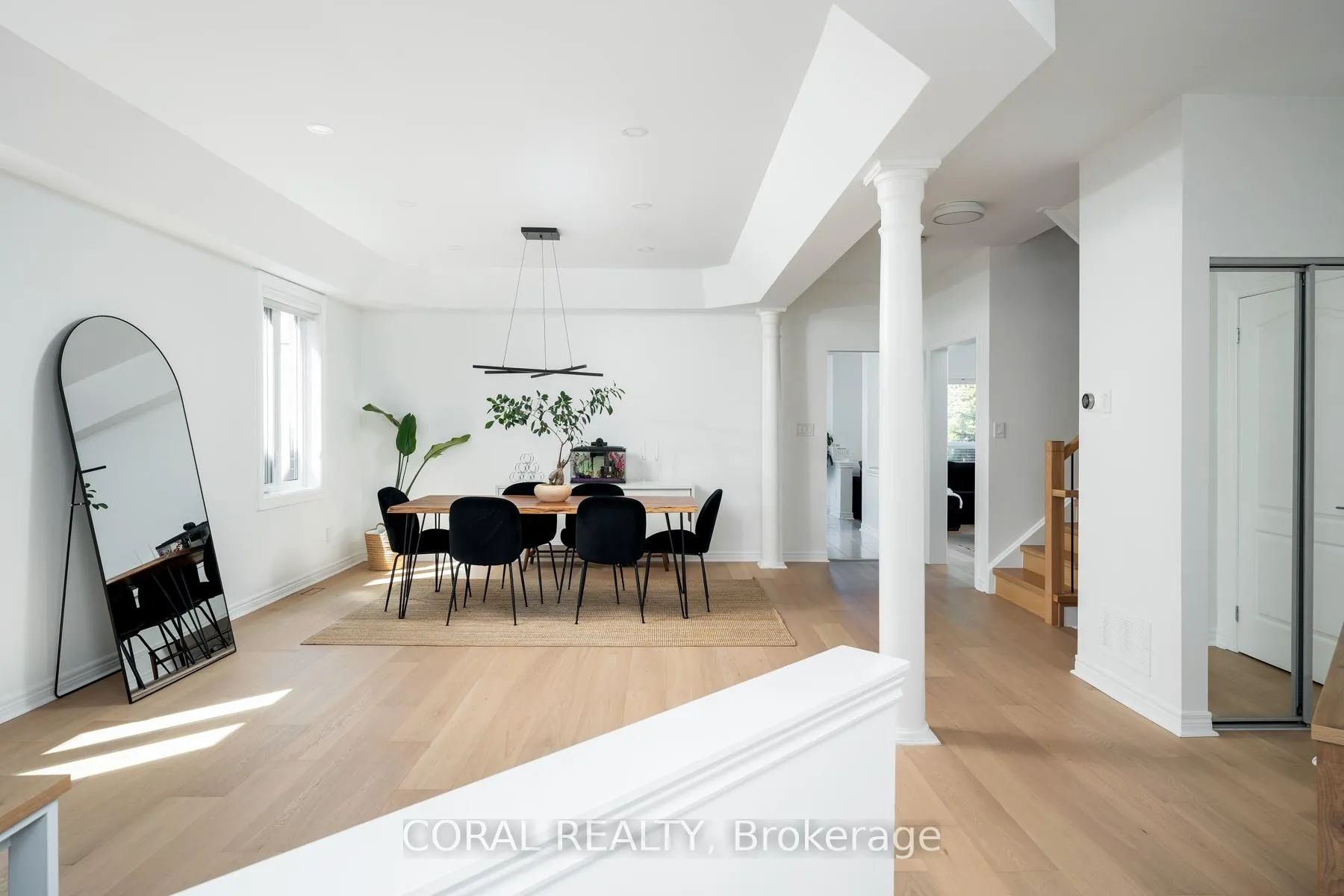 Photo 2 of 947 Wingarden Crescent, Pickering, Dunbarton — HOMEH