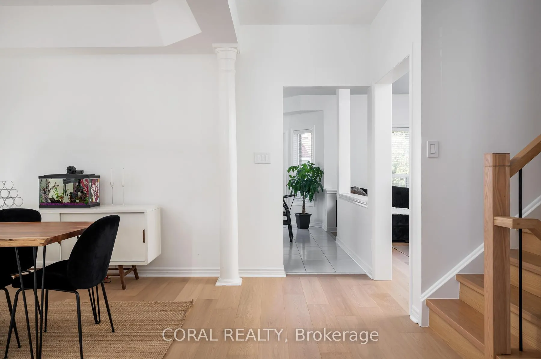 Photo 10 of 947 Wingarden Crescent, Pickering, Dunbarton — HOMEH