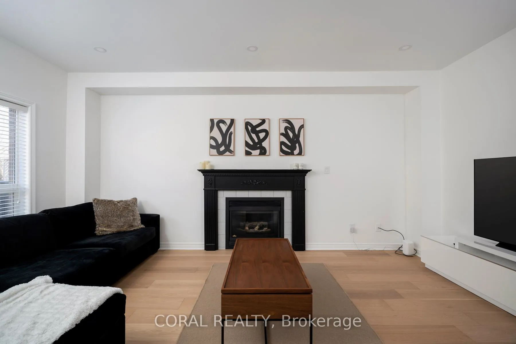 Photo 13 of 947 Wingarden Crescent, Pickering, Dunbarton — HOMEH