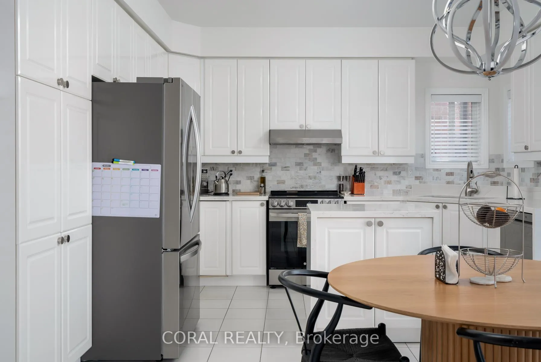 Photo 18 of 947 Wingarden Crescent, Pickering, Dunbarton — HOMEH