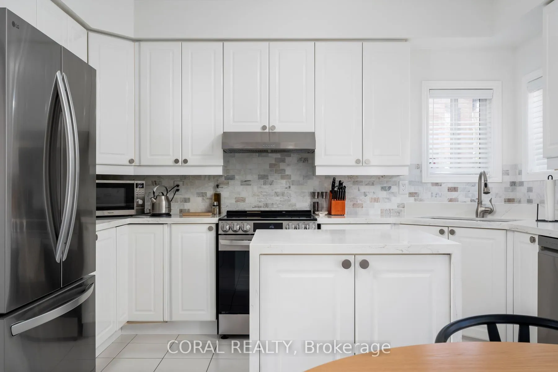 Photo 20 of 947 Wingarden Crescent, Pickering, Dunbarton — HOMEH