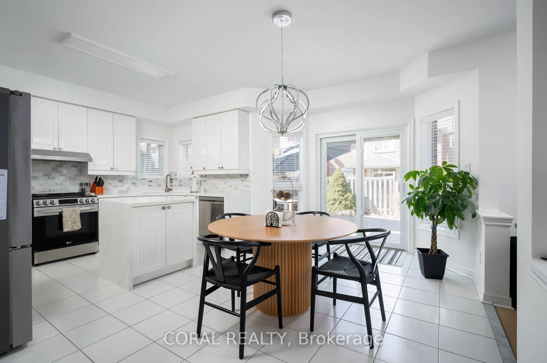 Photo 21 of 947 Wingarden Crescent, Pickering, Dunbarton — HOMEH