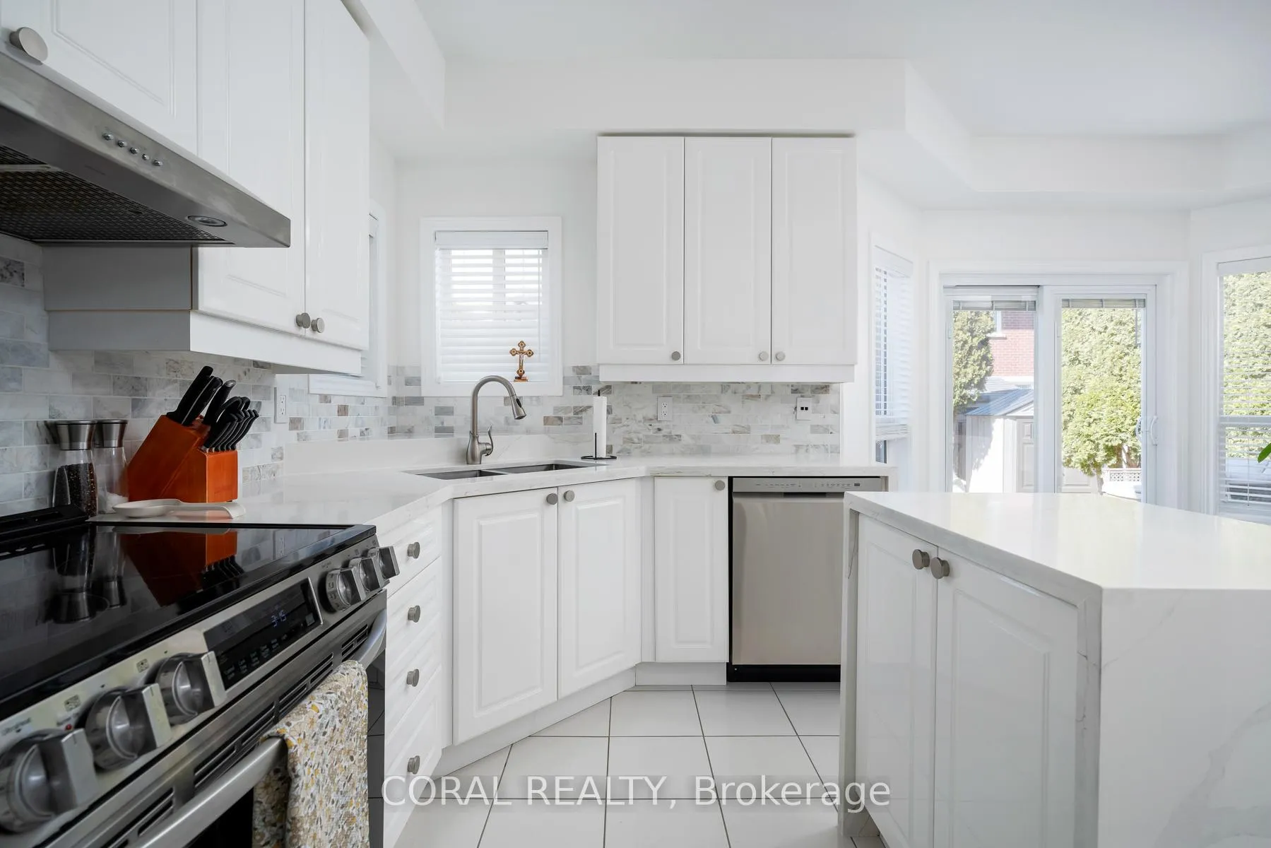 Photo 23 of 947 Wingarden Crescent, Pickering, Dunbarton — HOMEH