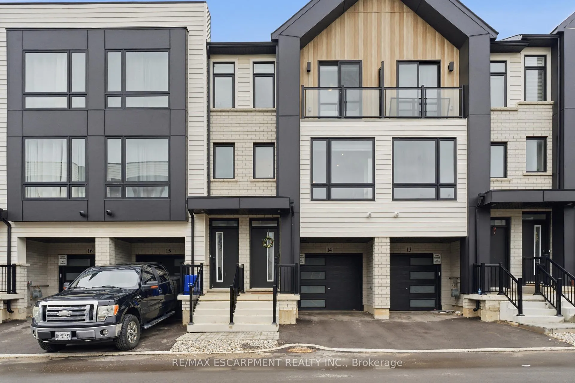 Photo 1 of 55 Tom Brown Drive, Brant, Paris — HOMEH