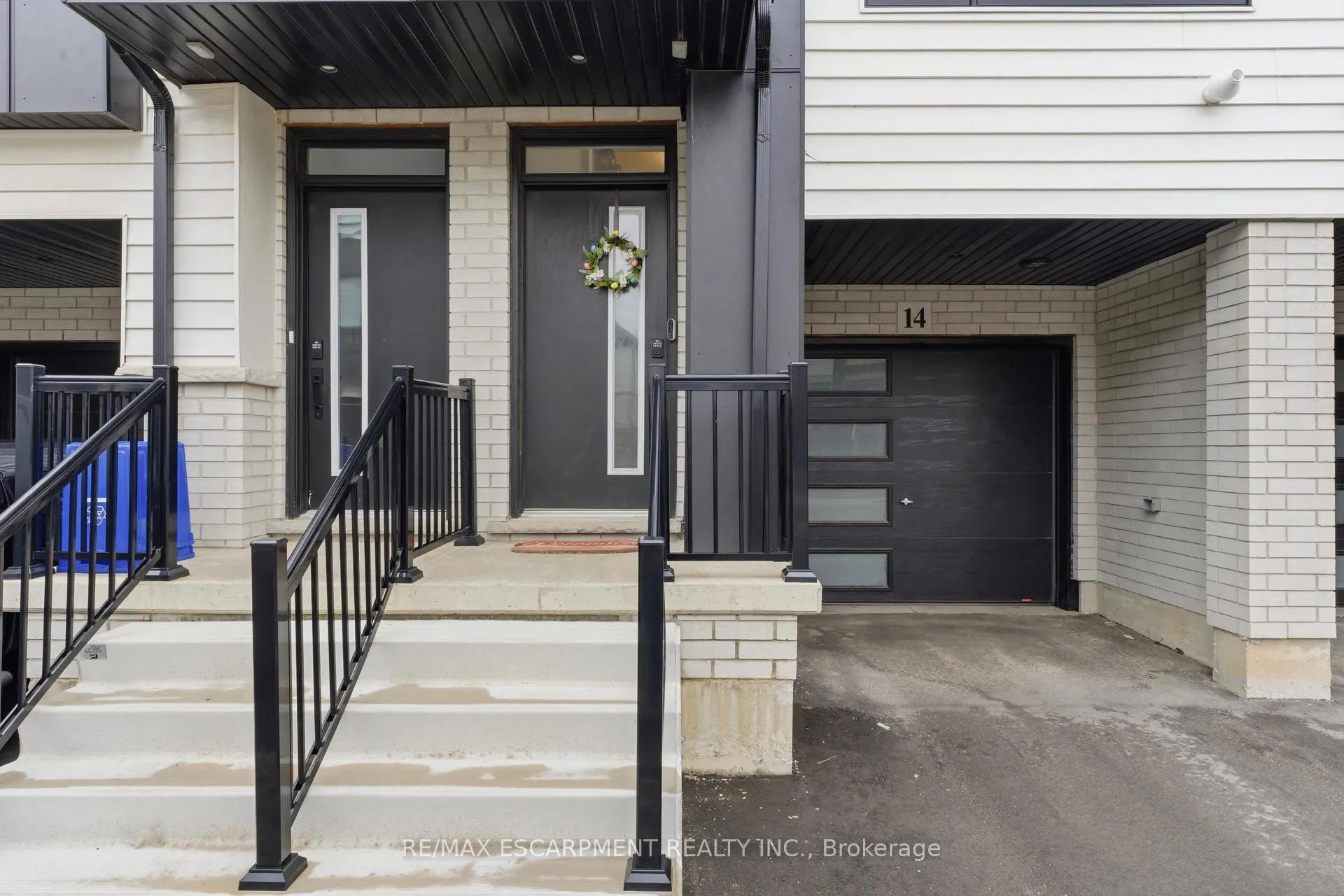Photo 2 of 55 Tom Brown Drive, Brant, Paris — HOMEH