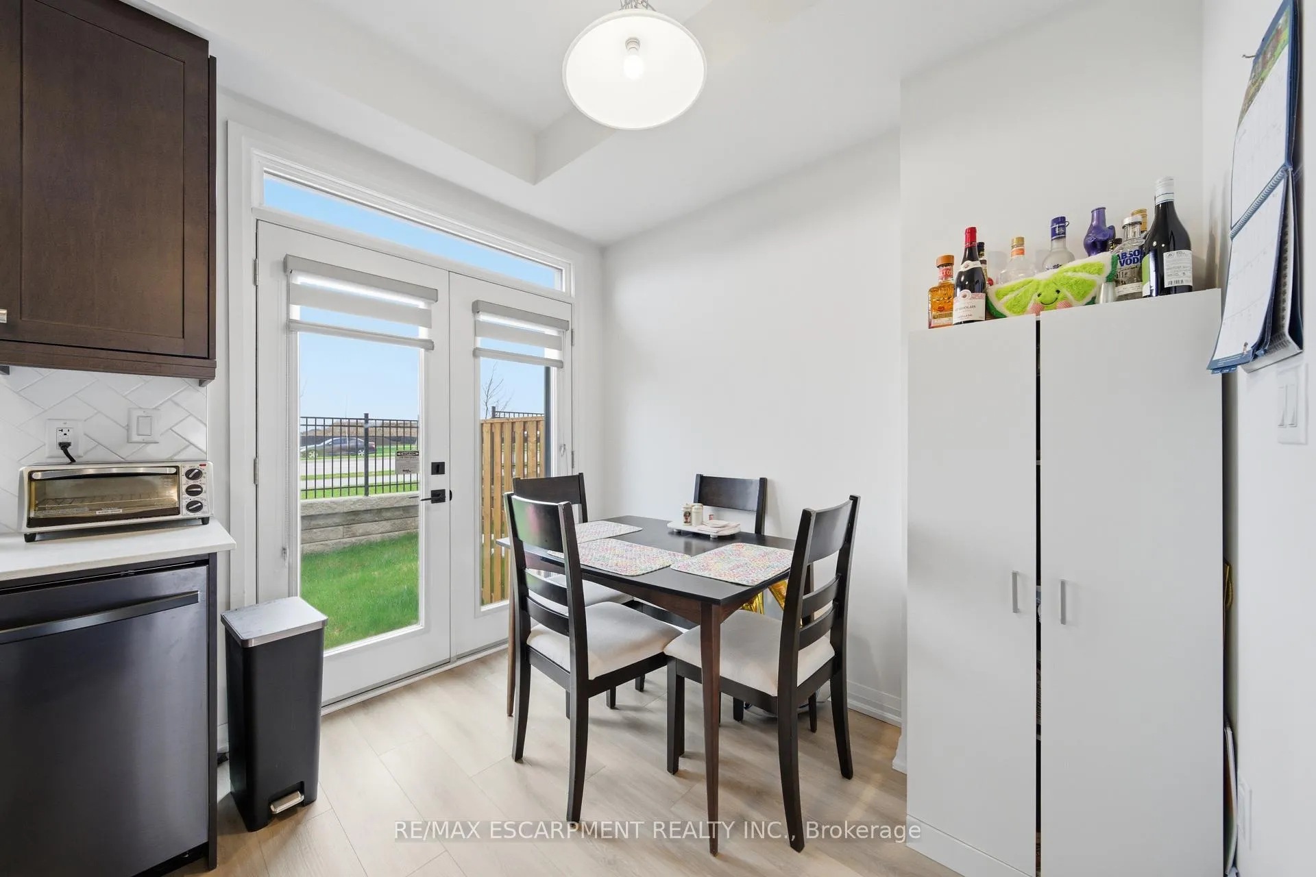 Photo 5 of 55 Tom Brown Drive, Brant, Paris — HOMEH
