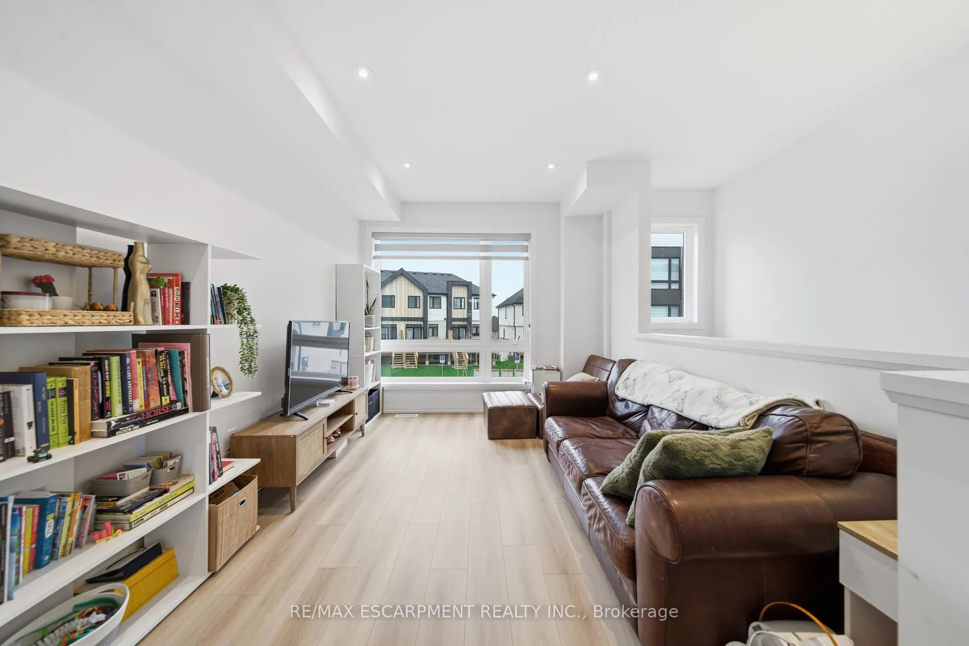 Photo 7 of 55 Tom Brown Drive, Brant, Paris — HOMEH