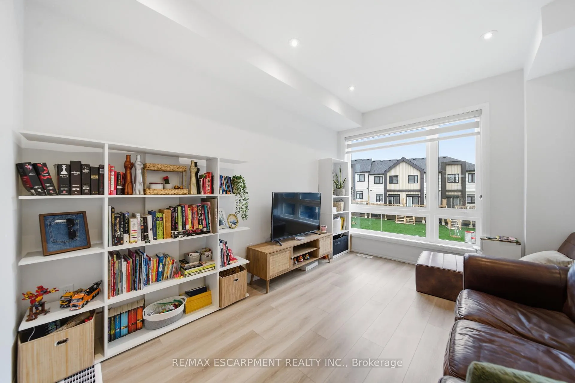 Photo 8 of 55 Tom Brown Drive, Brant, Paris — HOMEH
