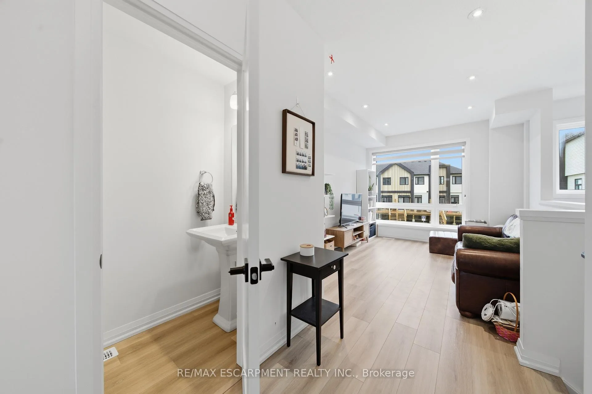 Photo 9 of 55 Tom Brown Drive, Brant, Paris — HOMEH