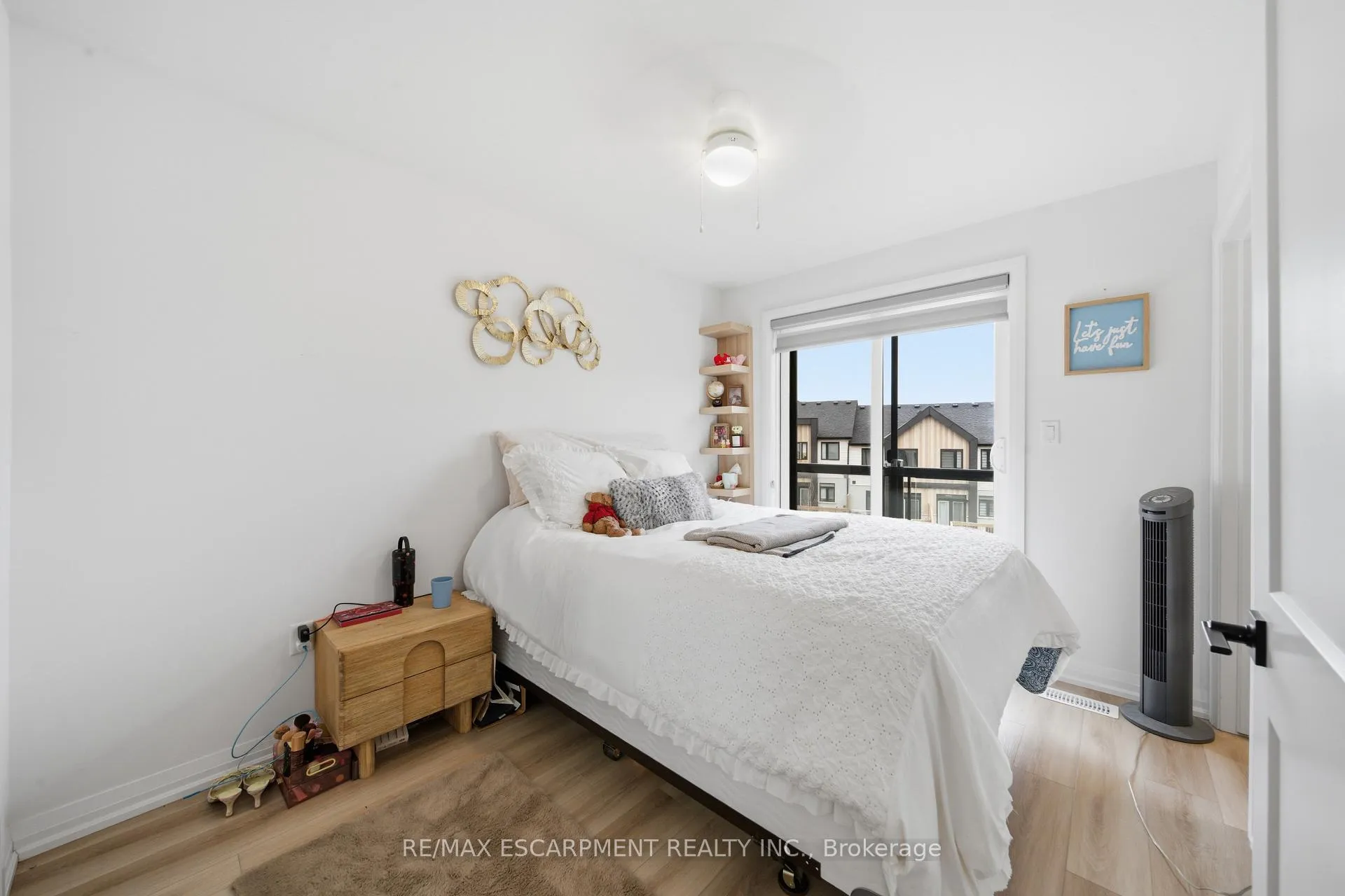 Photo 10 of 55 Tom Brown Drive, Brant, Paris — HOMEH