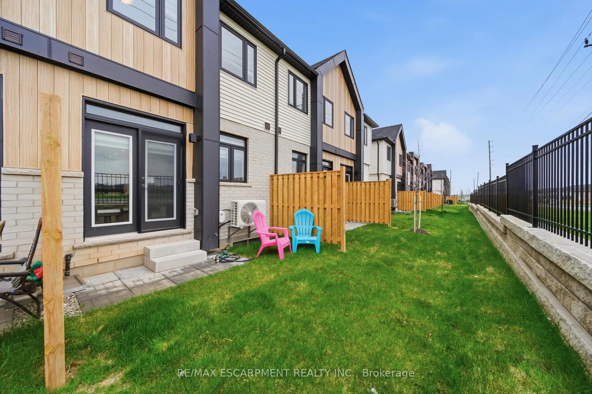 Photo 19 of 55 Tom Brown Drive, Brant, Paris — HOMEH