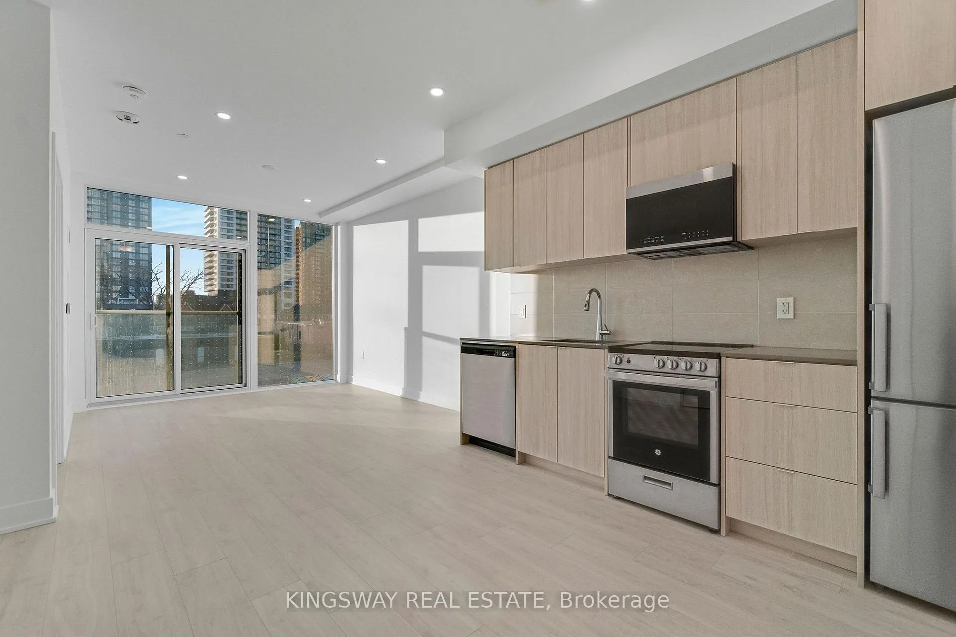 Photo 8 of Unit 207, 2088 James Street, Burlington, Brant — HOMEH
