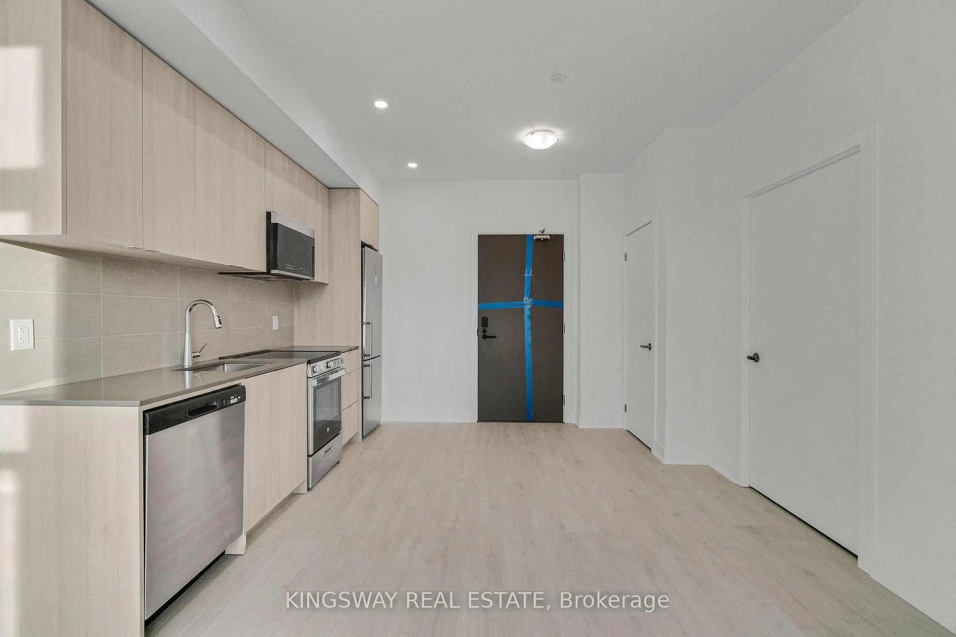 Photo 9 of Unit 207, 2088 James Street, Burlington, Brant — HOMEH