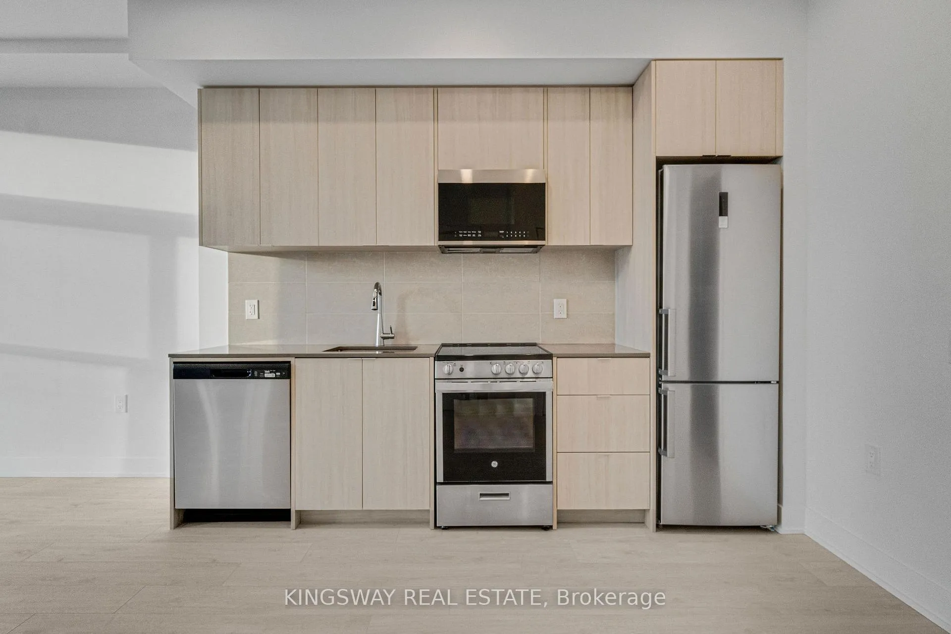 Photo 14 of Unit 207, 2088 James Street, Burlington, Brant — HOMEH
