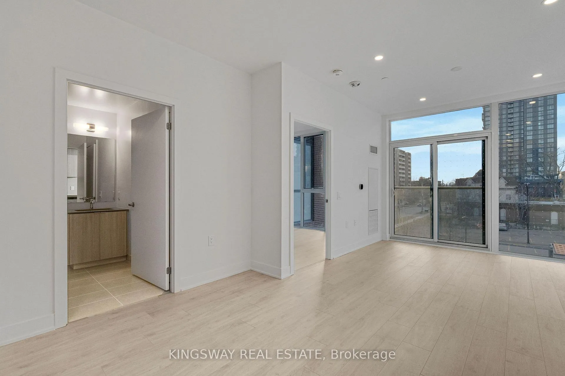 Photo 19 of Unit 207, 2088 James Street, Burlington, Brant — HOMEH