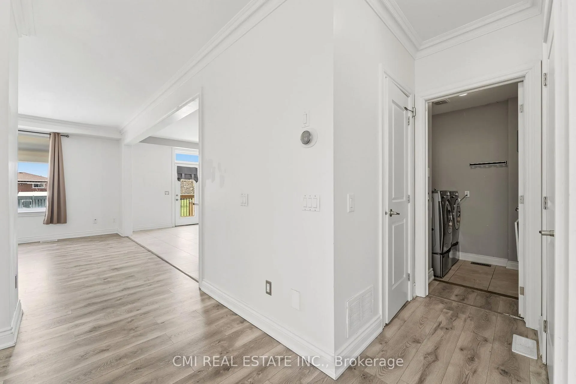 Photo 5 of 12 Mitten Court, Hamilton, Eleanor — HOMEH