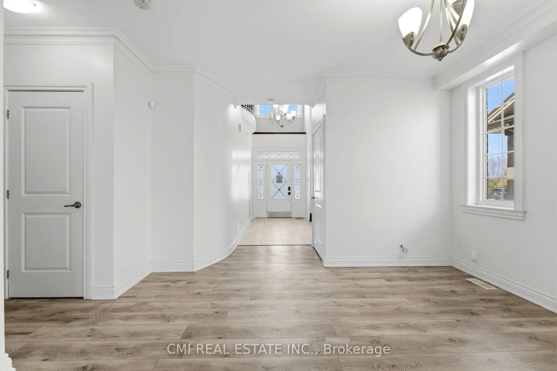 Photo 8 of 12 Mitten Court, Hamilton, Eleanor — HOMEH