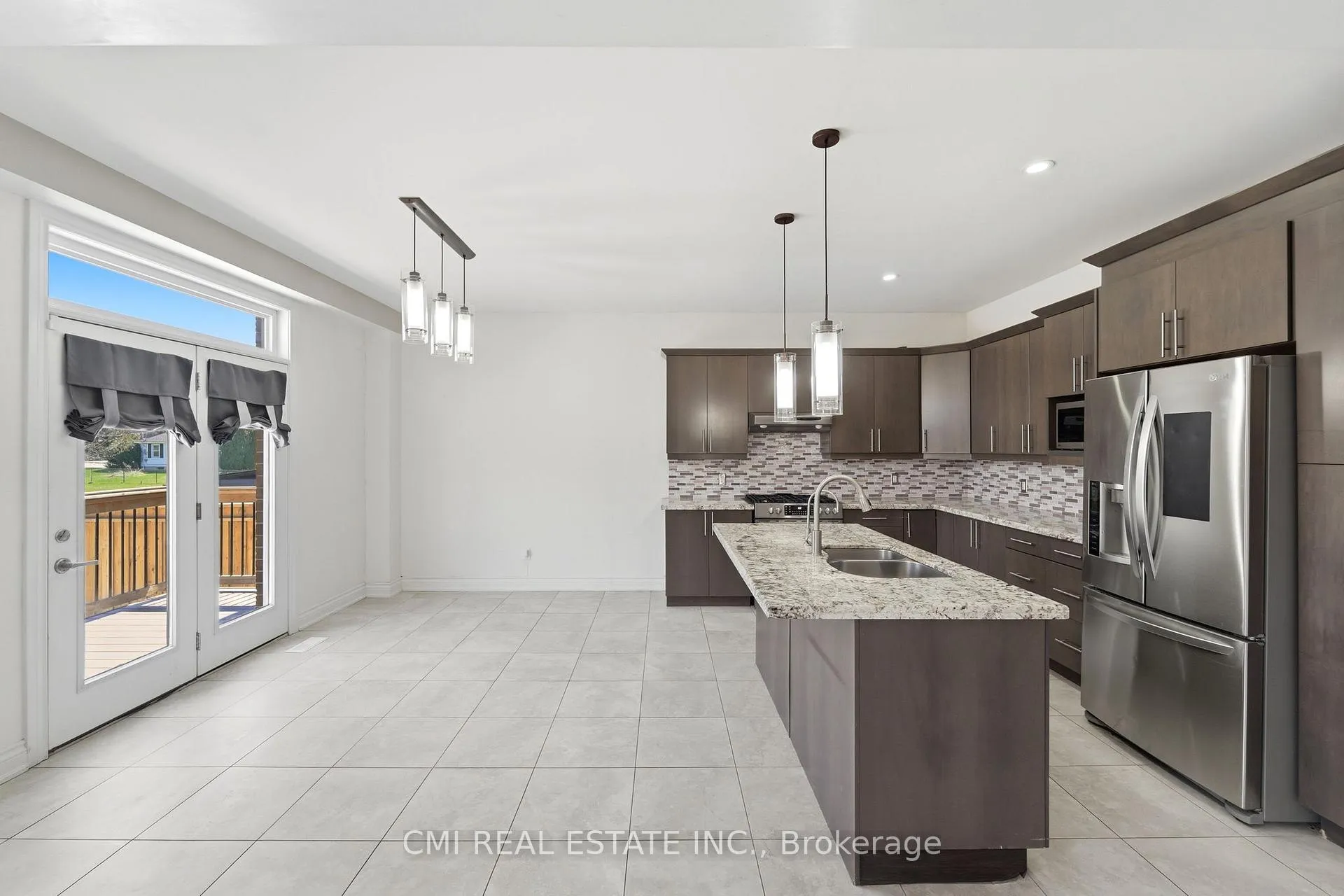 Photo 13 of 12 Mitten Court, Hamilton, Eleanor — HOMEH
