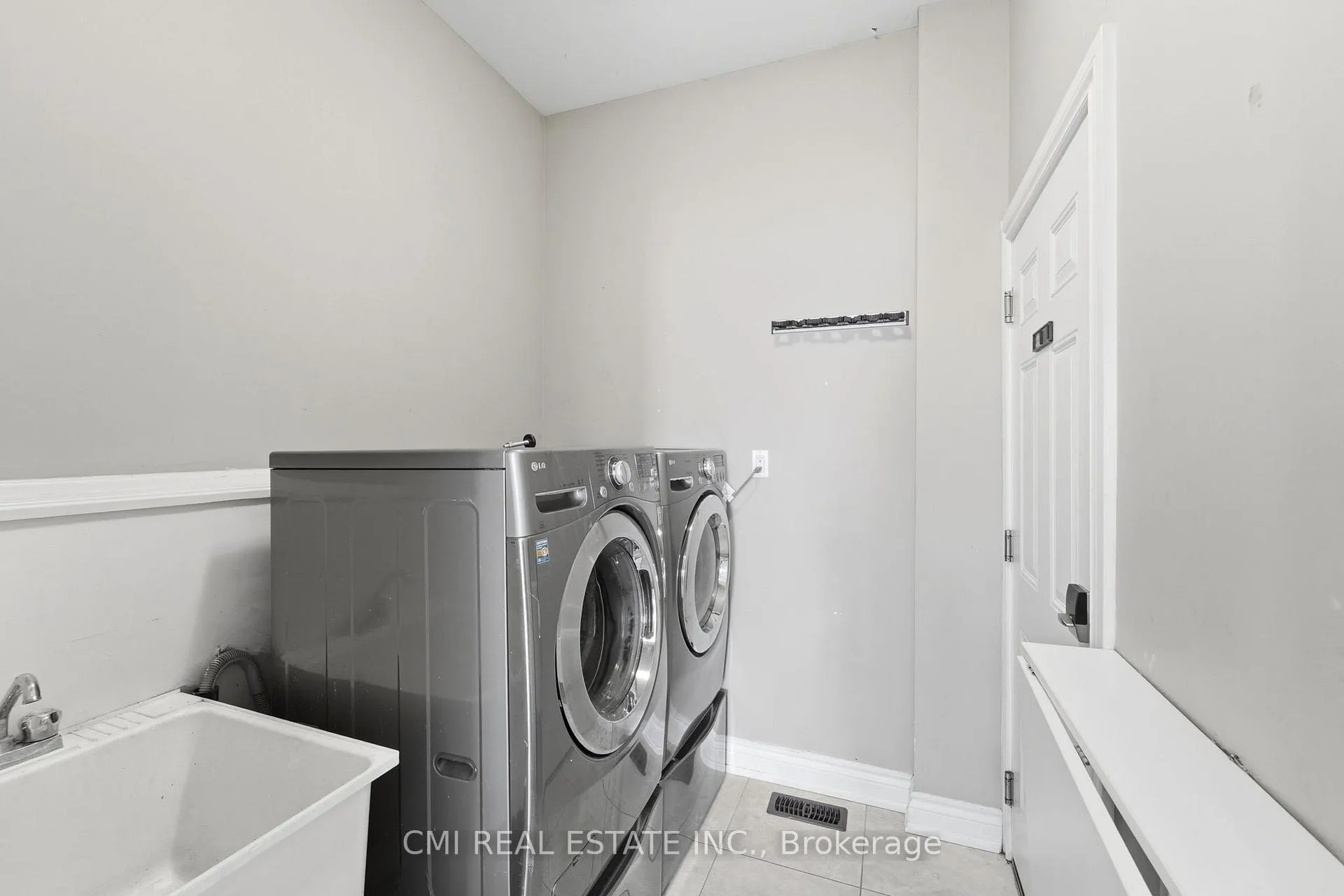Photo 30 of 12 Mitten Court, Hamilton, Eleanor — HOMEH