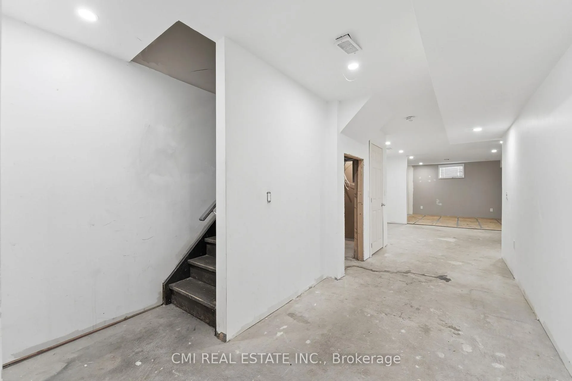 Photo 31 of 12 Mitten Court, Hamilton, Eleanor — HOMEH