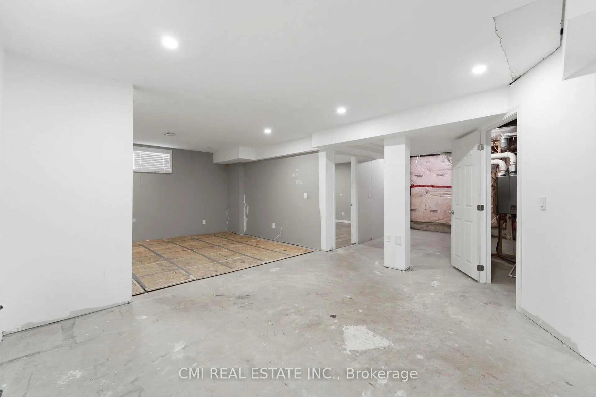 Photo 33 of 12 Mitten Court, Hamilton, Eleanor — HOMEH