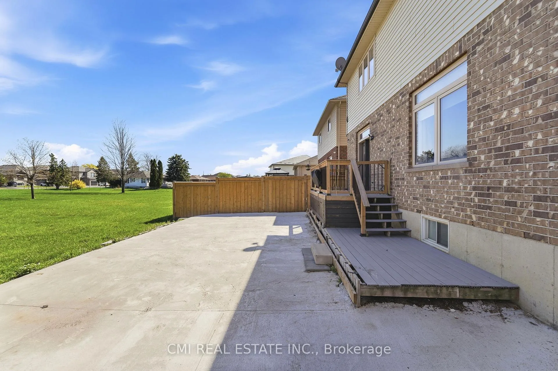 Photo 41 of 12 Mitten Court, Hamilton, Eleanor — HOMEH