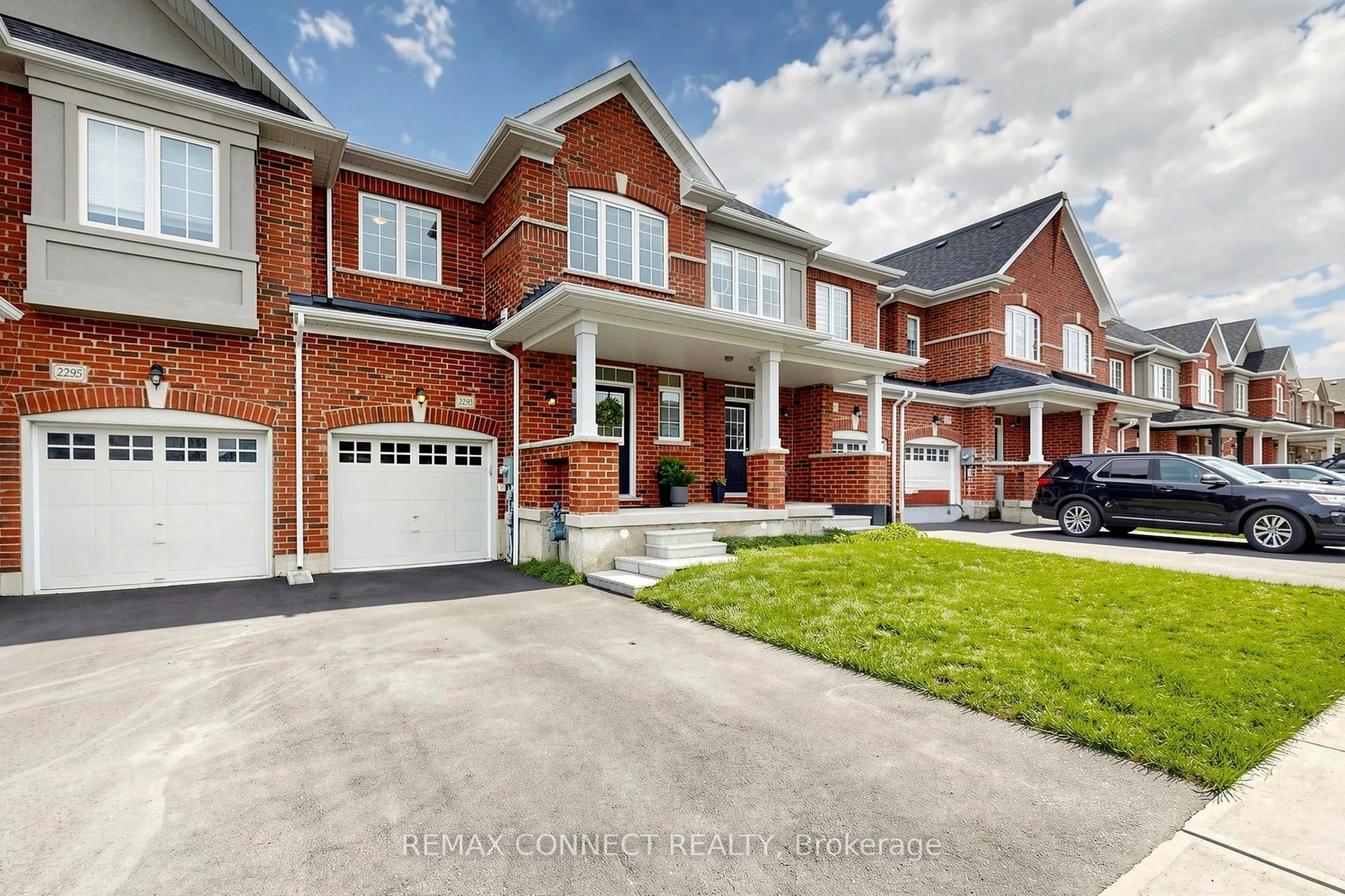 Photo 2 of 2293 Grainger Loop, Innisfil, Alcona — HOMEH