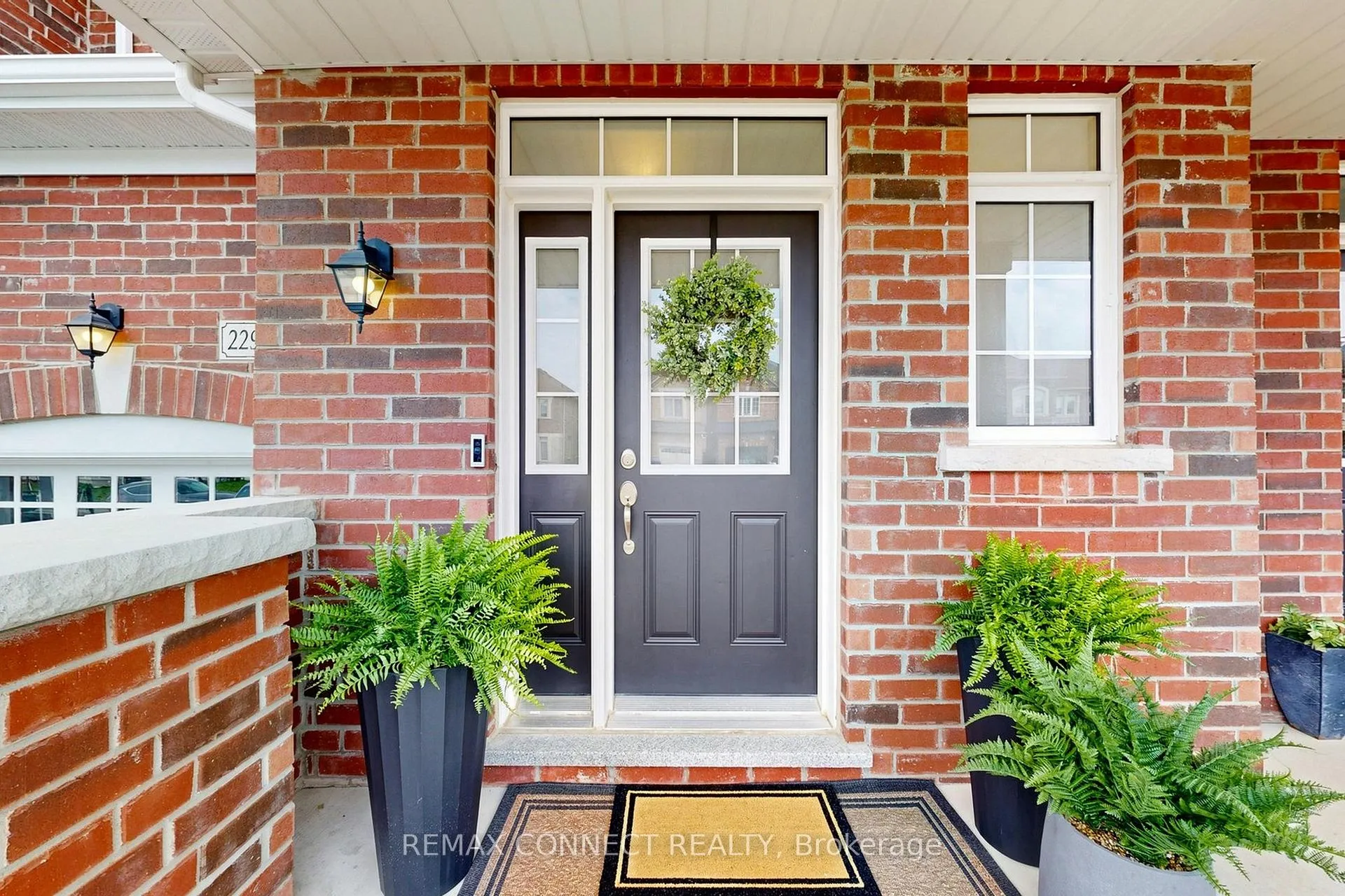 Photo 3 of 2293 Grainger Loop, Innisfil, Alcona — HOMEH