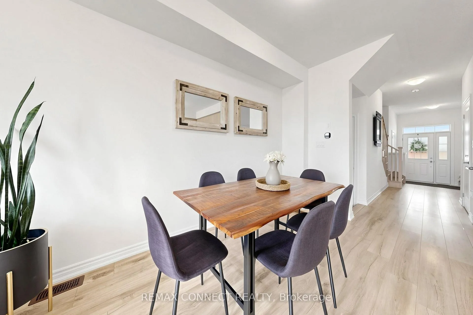 Photo 13 of 2293 Grainger Loop, Innisfil, Alcona — HOMEH