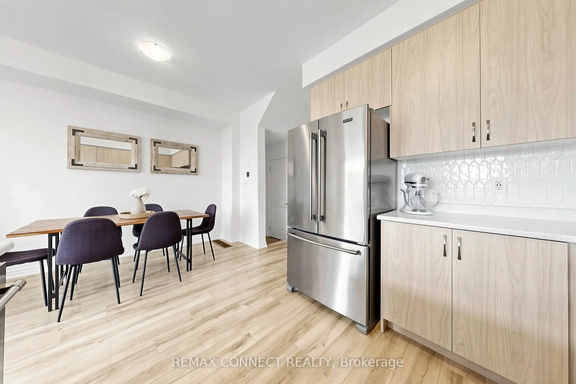 Photo 19 of 2293 Grainger Loop, Innisfil, Alcona — HOMEH