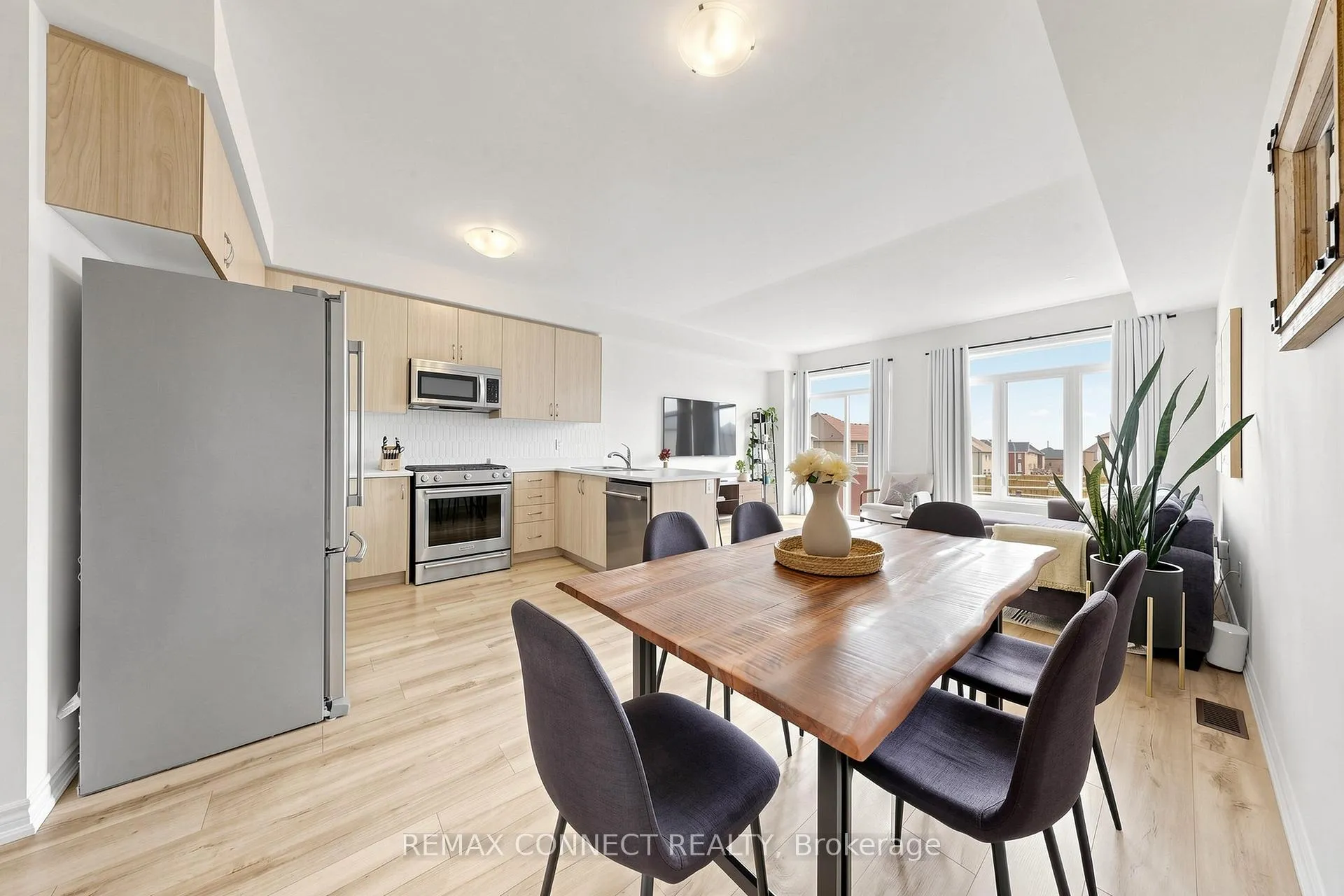Photo 20 of 2293 Grainger Loop, Innisfil, Alcona — HOMEH
