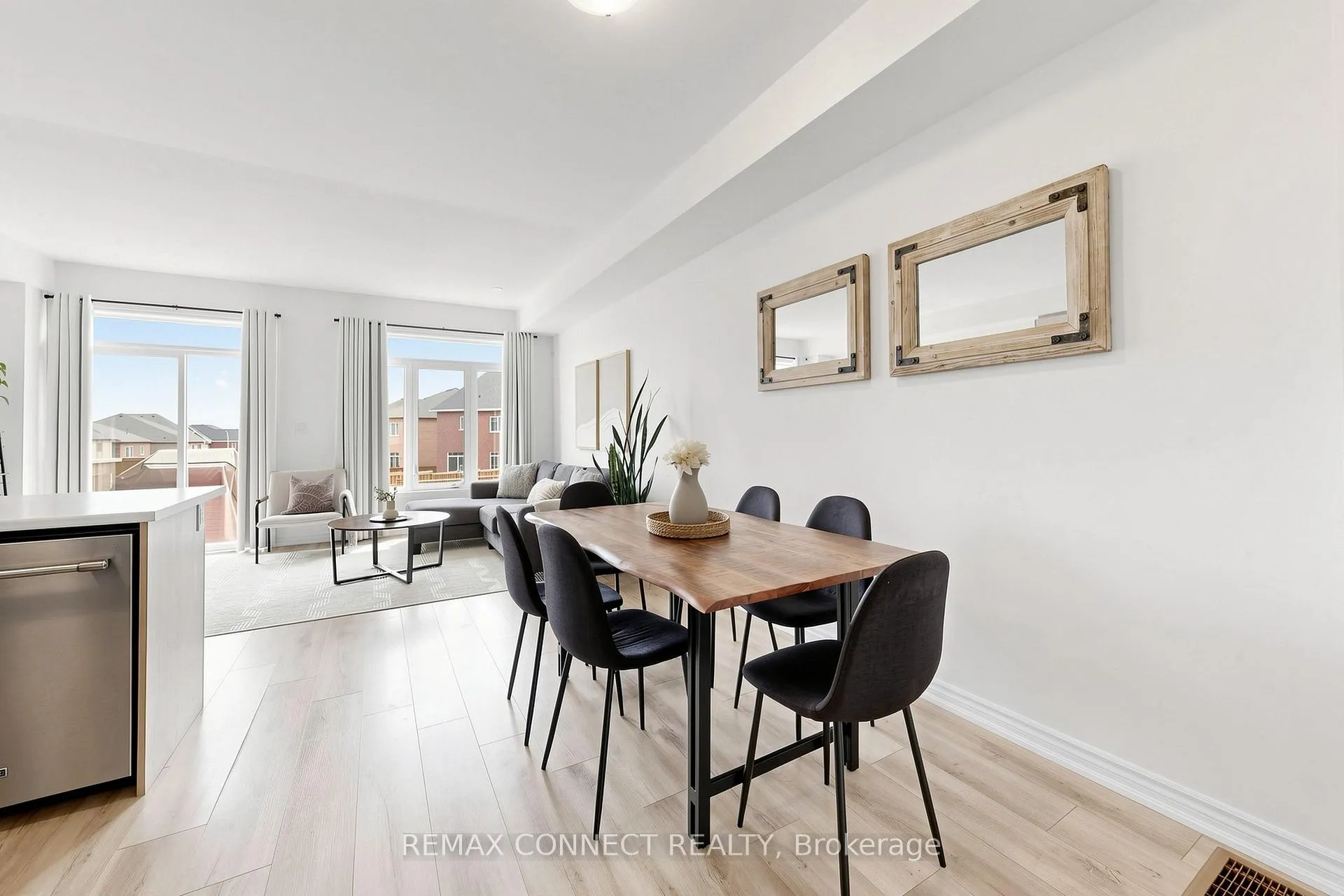Photo 24 of 2293 Grainger Loop, Innisfil, Alcona — HOMEH
