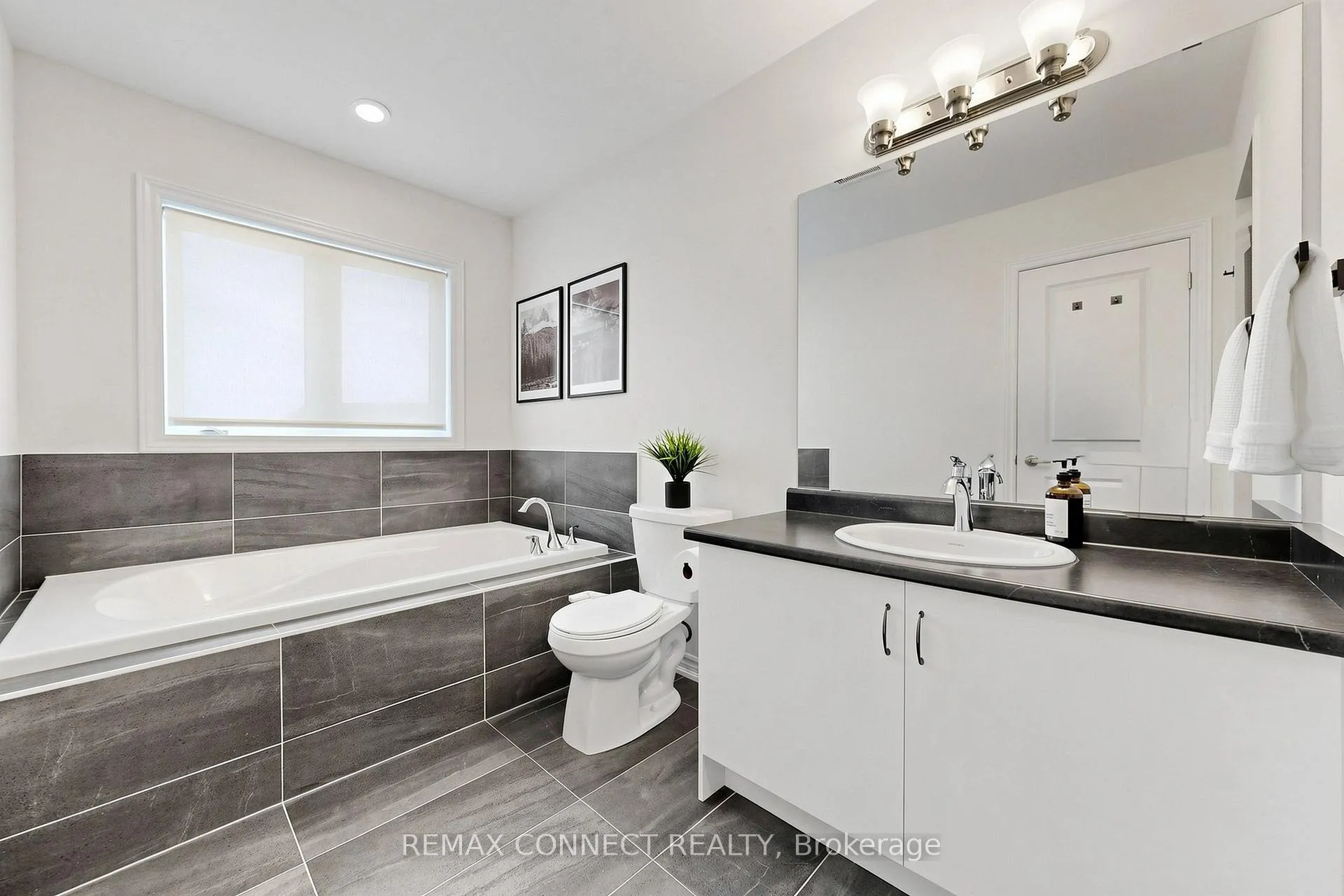 Photo 33 of 2293 Grainger Loop, Innisfil, Alcona — HOMEH