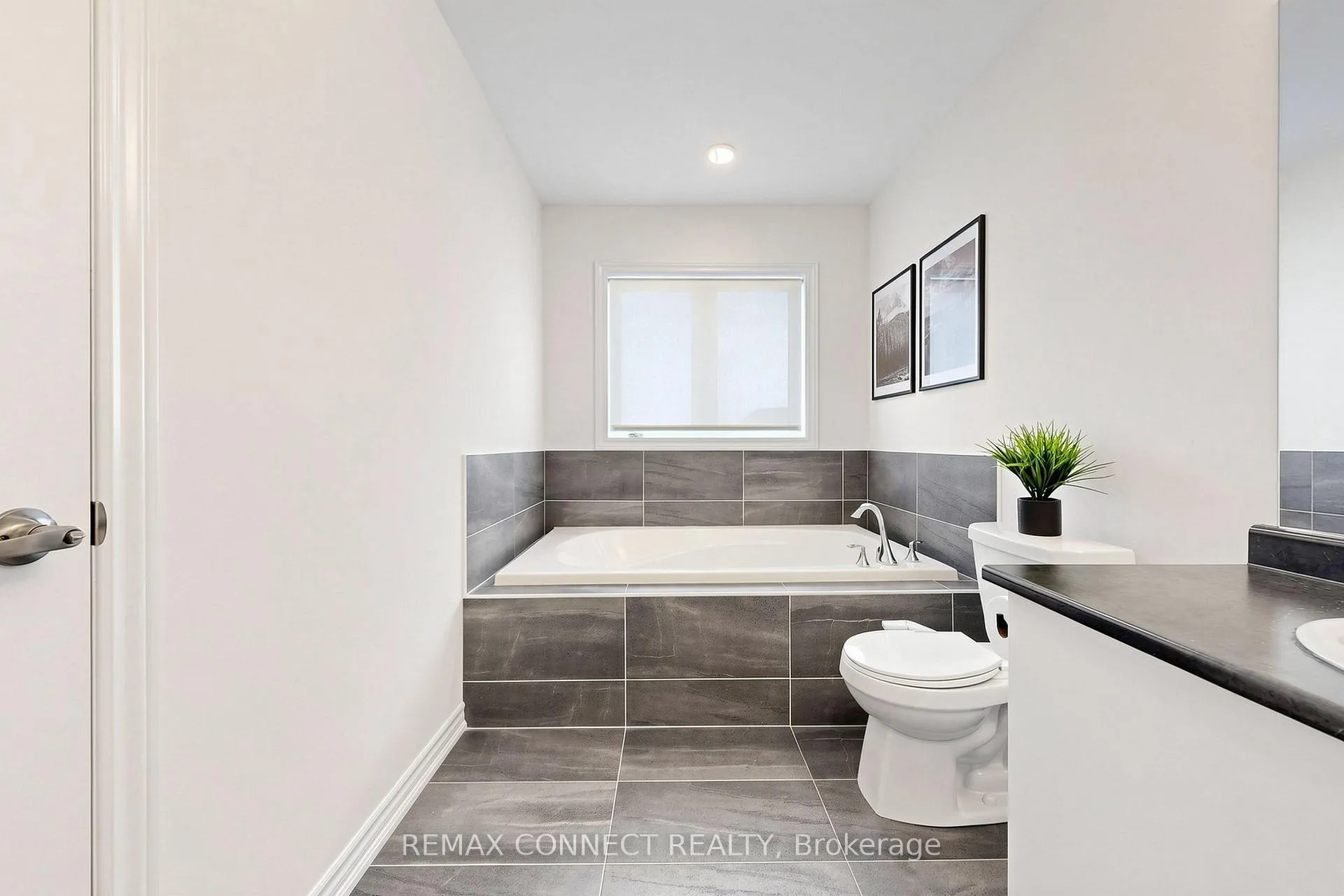 Photo 40 of 2293 Grainger Loop, Innisfil, Alcona — HOMEH