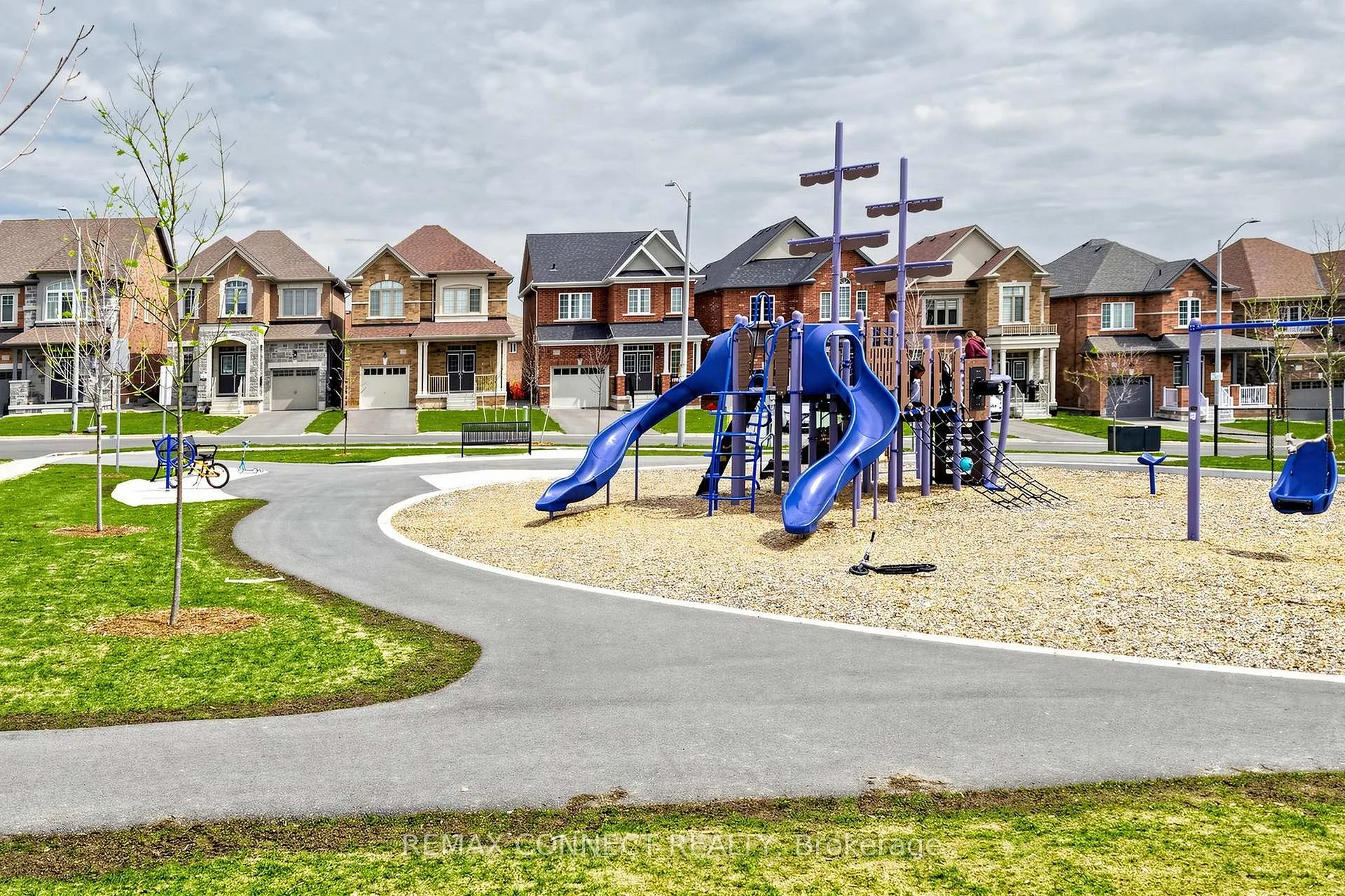 Photo 49 of 2293 Grainger Loop, Innisfil, Alcona — HOMEH