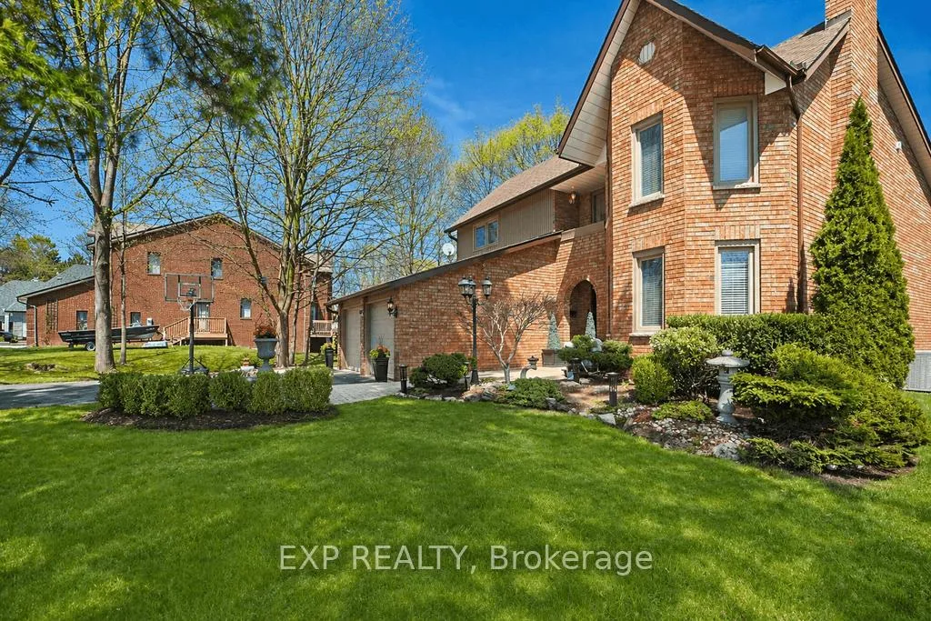 Photo 2 of 1965 Spruce Hill Road, Pickering, Dunbarton — HOMEH
