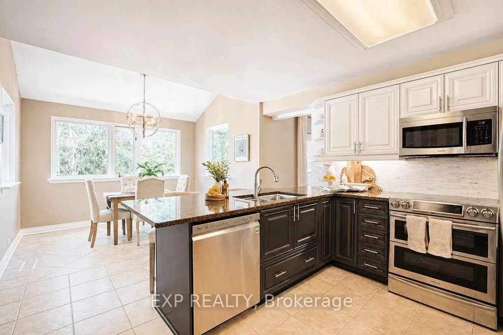 Photo 9 of 1965 Spruce Hill Road, Pickering, Dunbarton — HOMEH