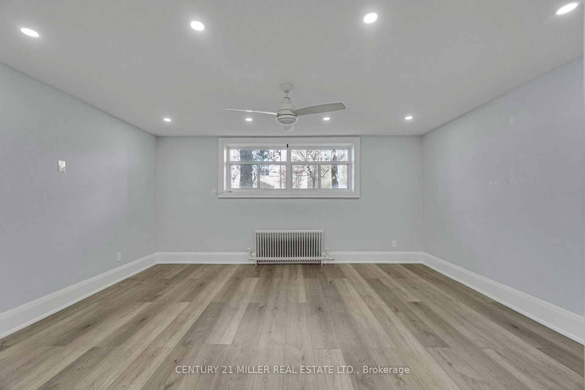 Photo 9 of Unit 2, 6 Saranac Boulevard, Toronto, Englemount-Lawrence — HOMEH