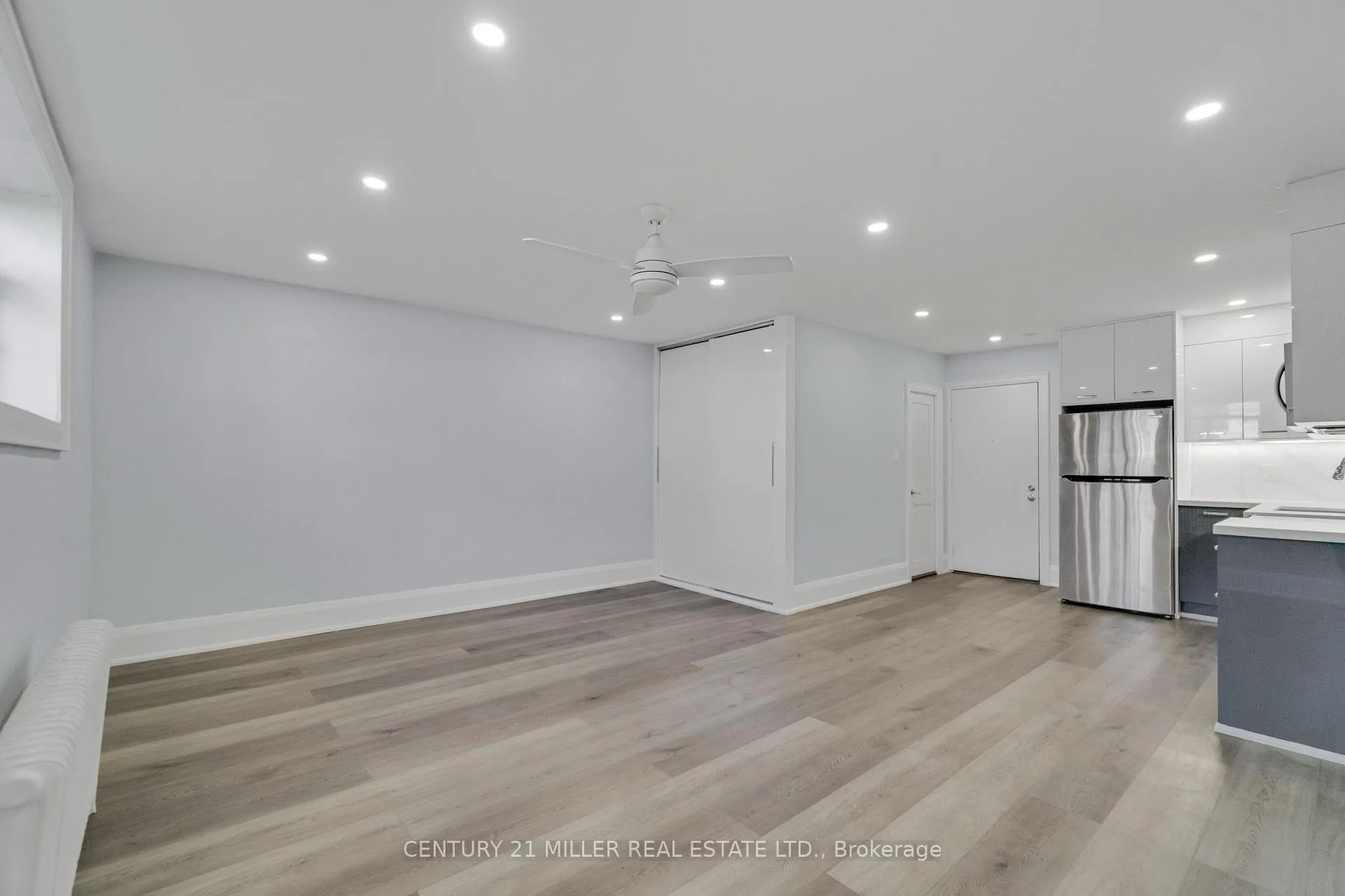 Photo 11 of Unit 2, 6 Saranac Boulevard, Toronto, Englemount-Lawrence — HOMEH