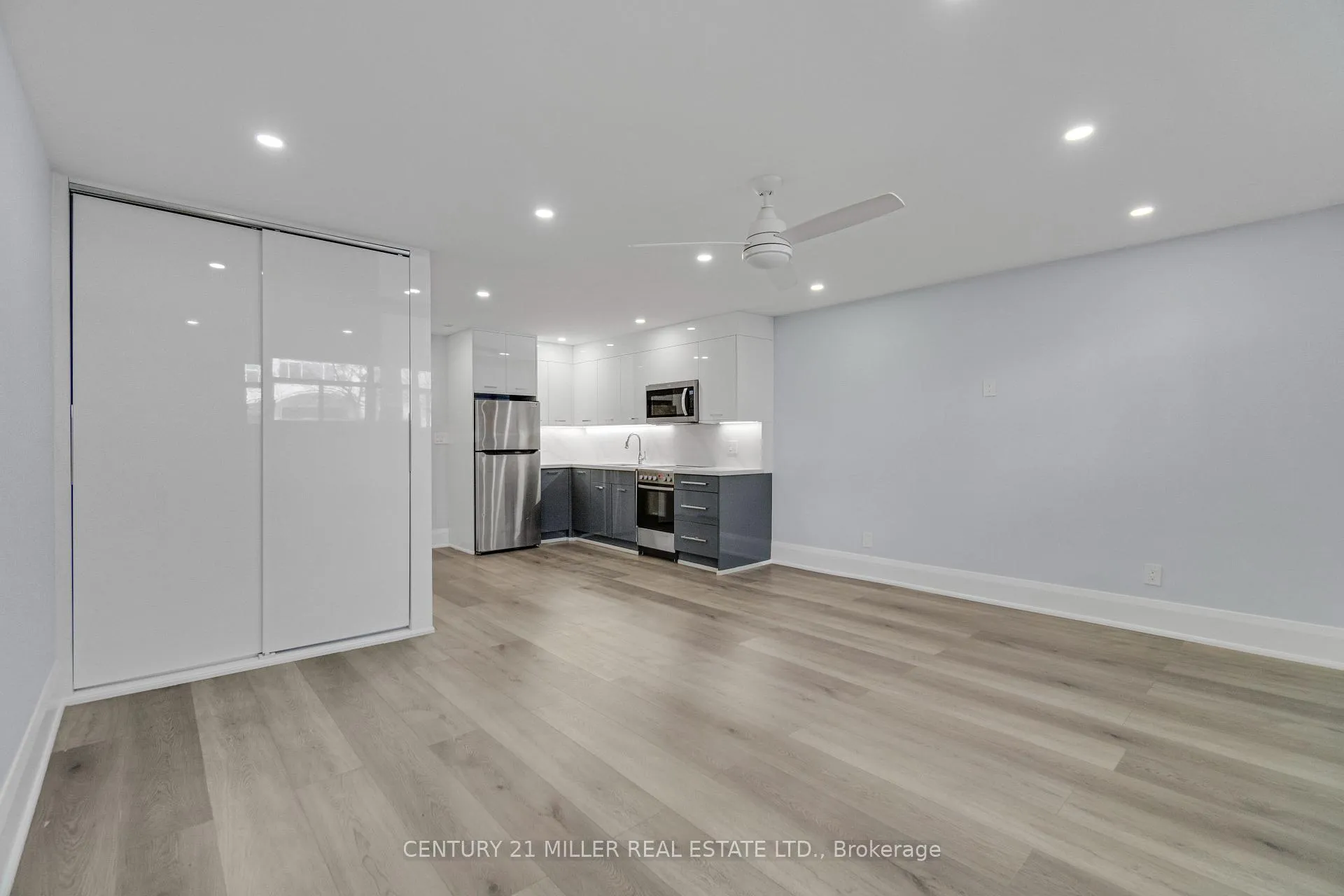 Photo 12 of Unit 2, 6 Saranac Boulevard, Toronto, Englemount-Lawrence — HOMEH