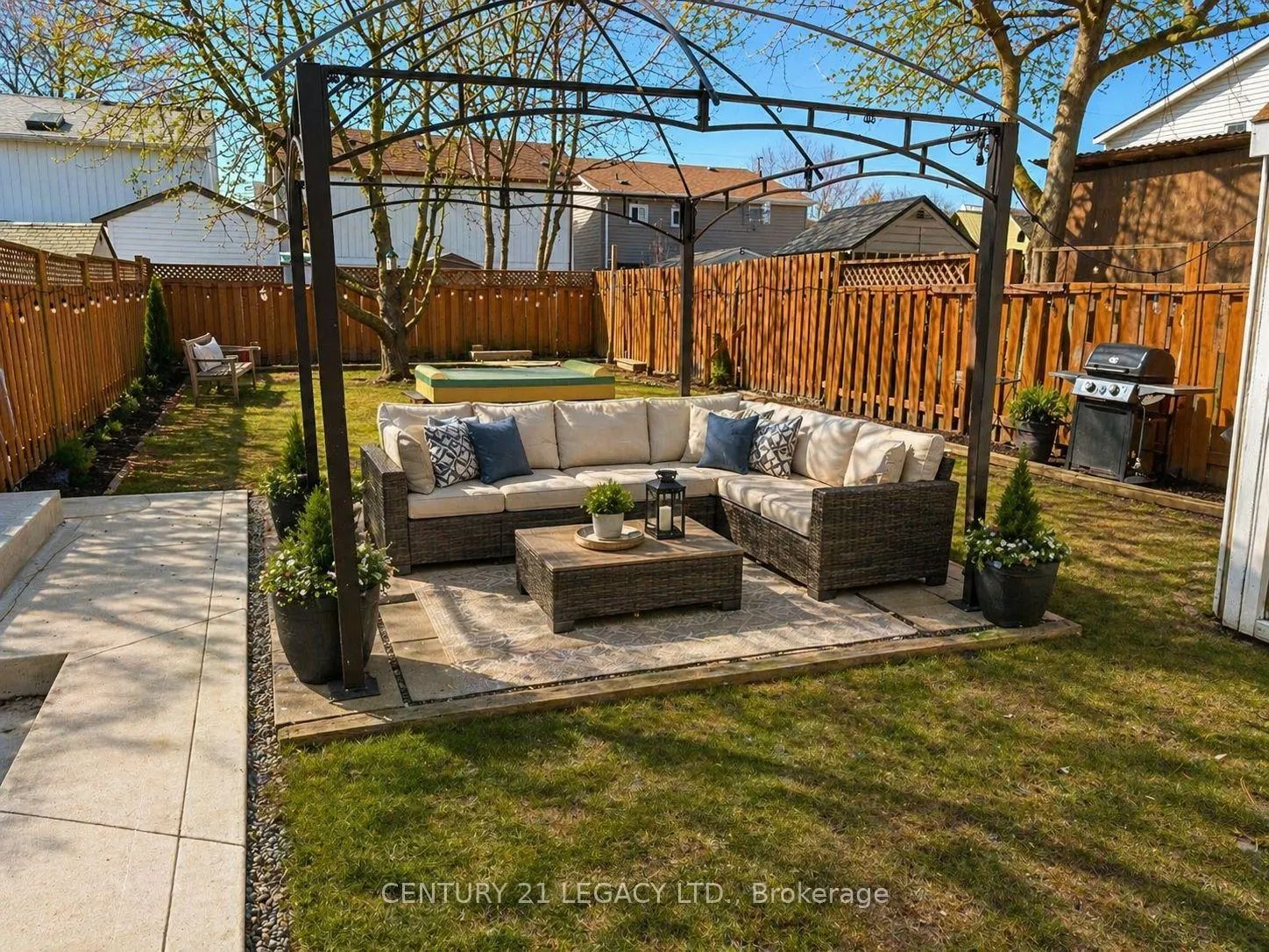 Photo 10 of 5 Haida Square, Brampton, Central Park — HOMEH
