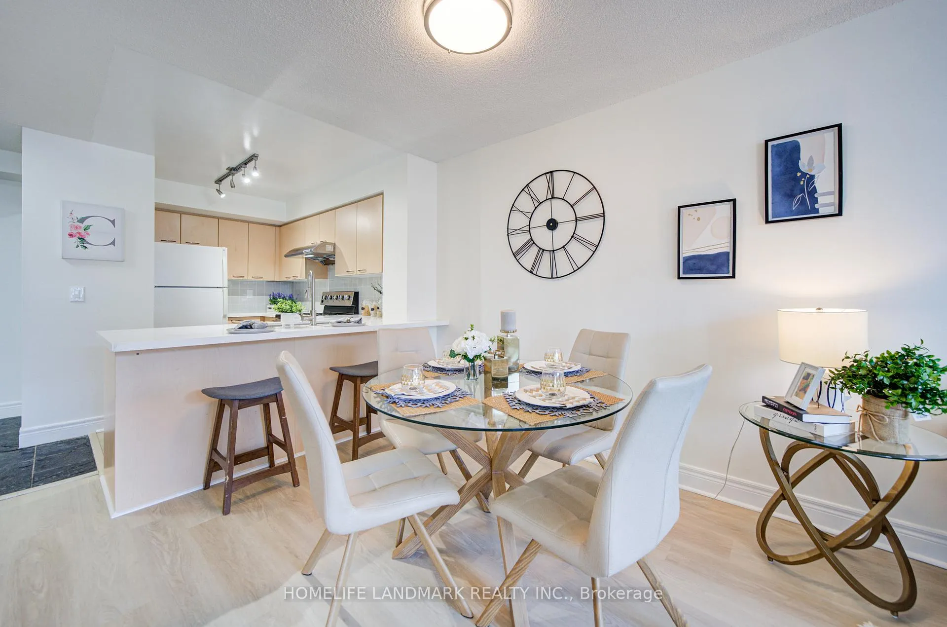 Photo 6 of Unit 912, 48 Suncrest Boulevard, Markham, Commerce Valley — HOMEH