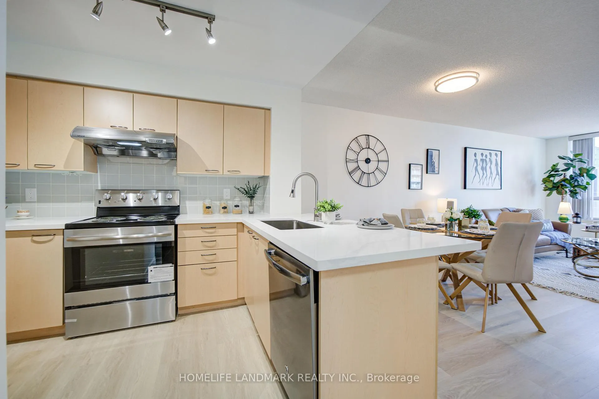 Photo 10 of Unit 912, 48 Suncrest Boulevard, Markham, Commerce Valley — HOMEH